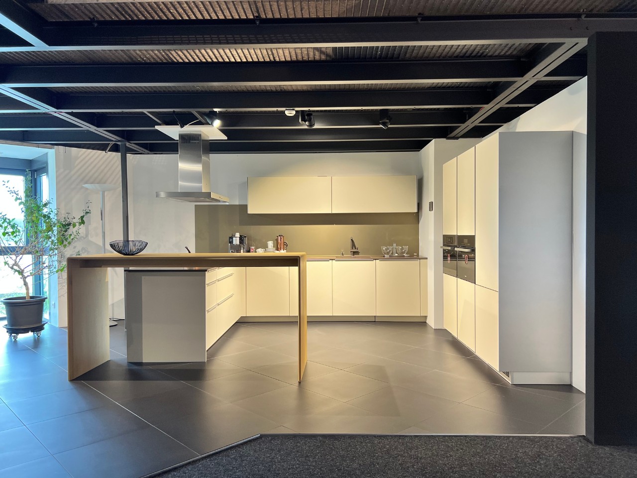 sale-poggenpohl-segmento01 sale-poggenpohl-segmento01